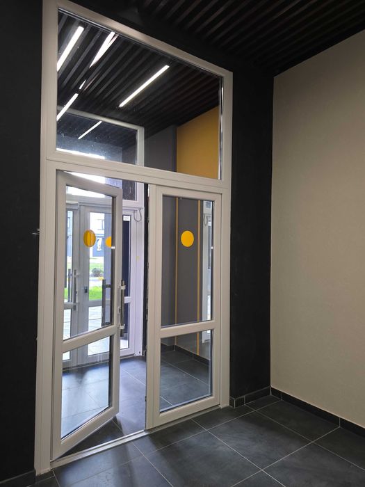 Простора однокімнатна квартира з початковим ремонтом, 2 поверх