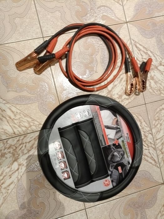 Kabel, przewody rozruchowe. Pokrowiec na kierownicę.