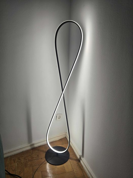 Candeeiro de Pé LED Moderno Design Infinito Preto