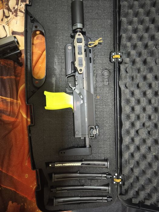 Airsoft mp7 TM com 4 carregadores
