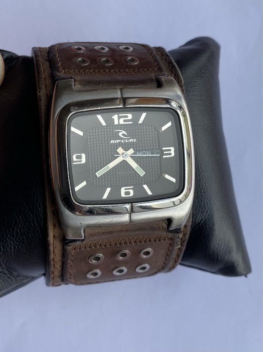 Relógio Rip Curl original, com bracelete original em couro.