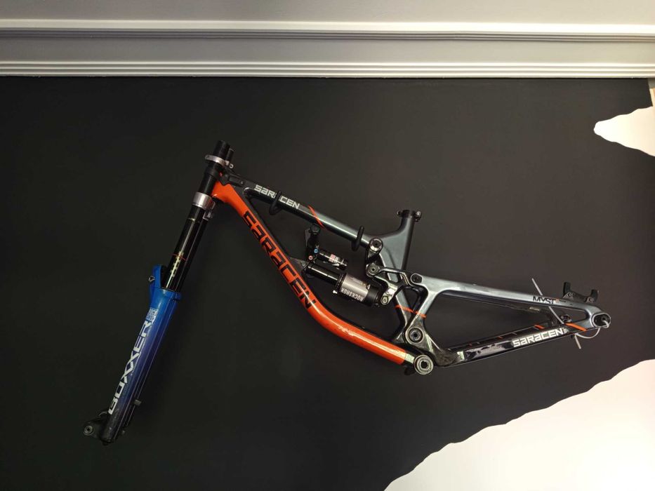 Saracen Myst C Team Carbono Downhill