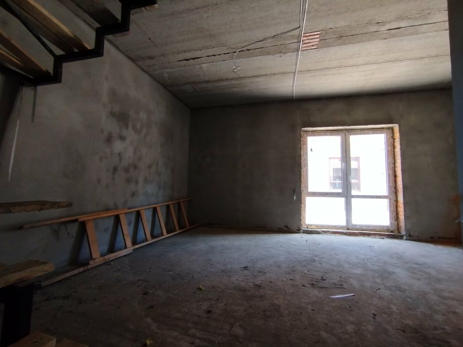 Продам танхаус зі всіма комунікаціямии