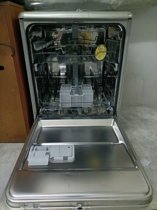 Máquina Lavar Loiça - Whirlpool  ADP 6920 IX
