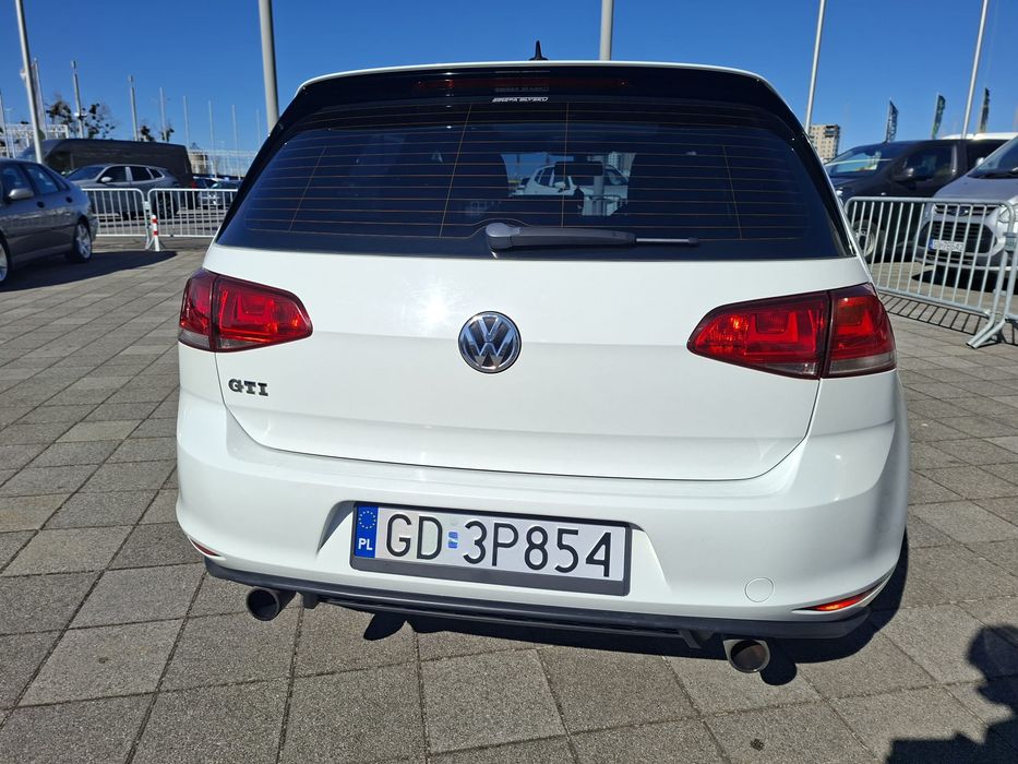 Golf GTI 7 Panorama. Negocjuj i kup 230 koni