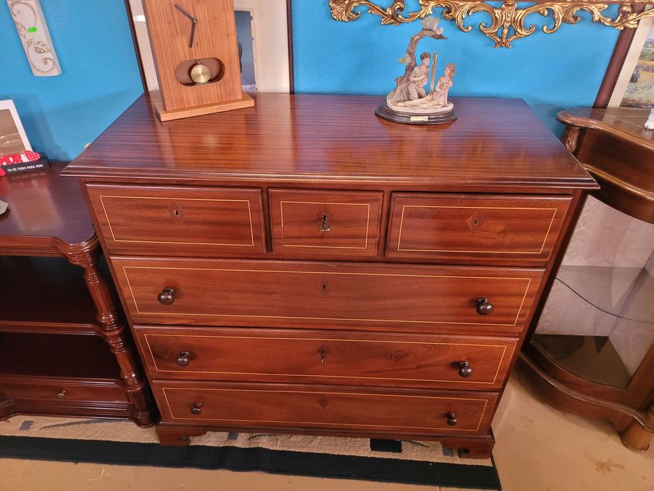 Grande cómoda em madeira - óptimo estado e qualidade