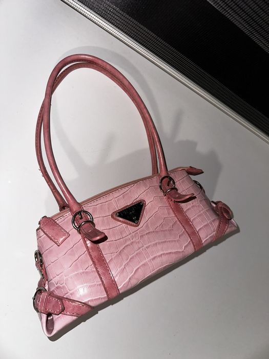 mala torebka prada rozowa ala skora krokodyla