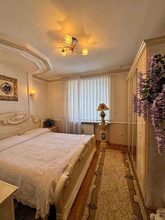 Продається 3 кімнатна Квартира з ремонтом