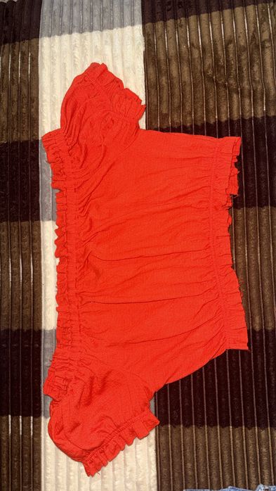 Трендовий яскравий  топ