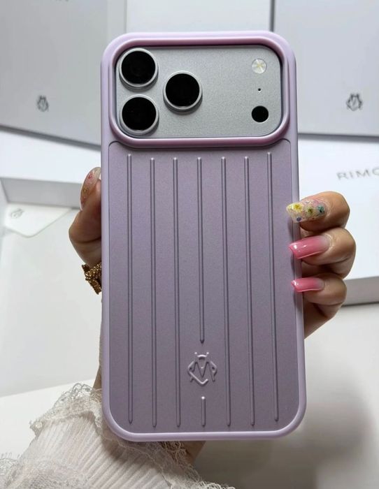 Чохол Rimowa на iPhone 17 pro max та 17 pro silver металевий