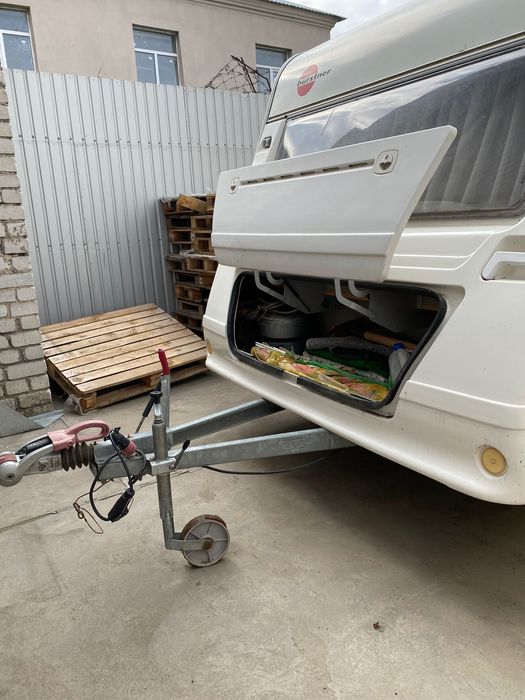 Продаємо улюблений сімейний причеп кемпінг Burstner