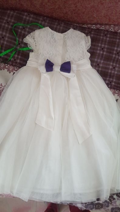 Нарядна сукня для дівчинки.