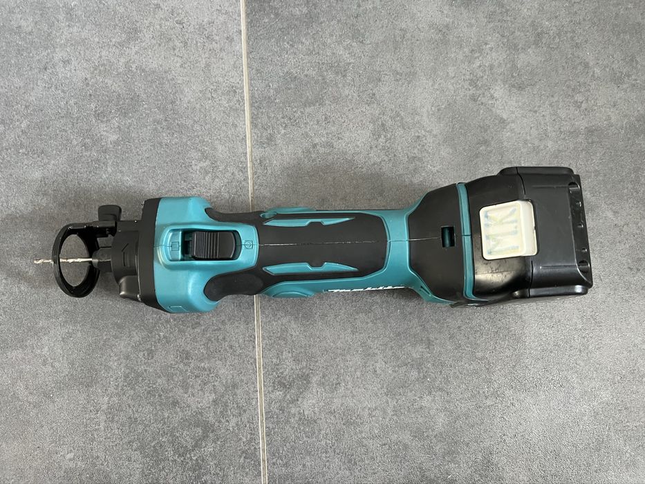 Акум.Фрезер для гіпсокартону Makita  DCO 180+AКБ 3.0Ah