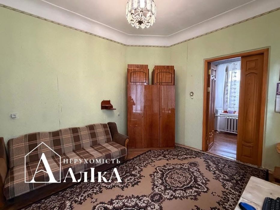Продам 2 поверховий будинок на два входи