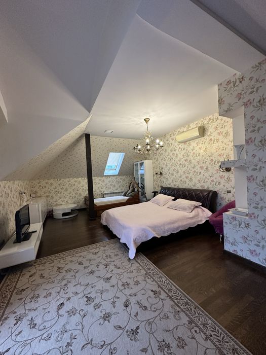 Оренда котеджу в Канадському селищі на 8 сотках