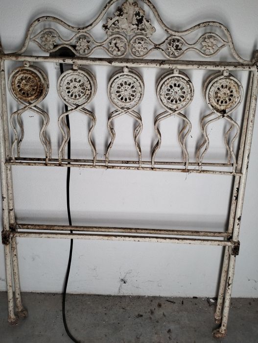 Conjunto Camas Antigas em Ferro