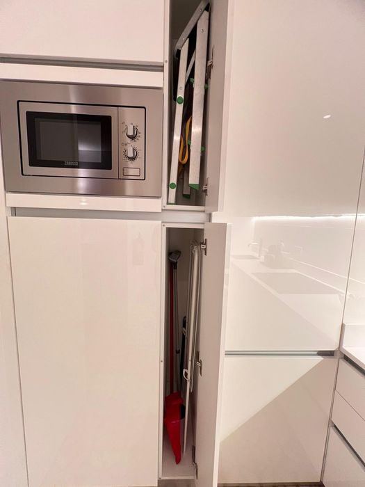 “Limpeza residencial e escritórios | Profissional confiável | Disponív