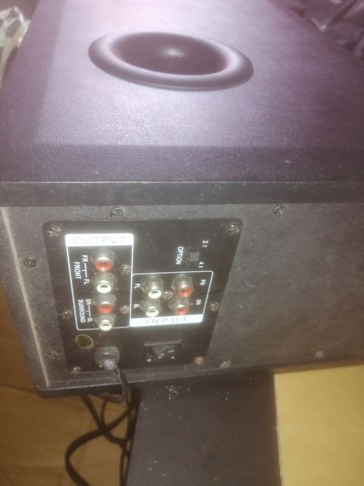 Subwoofer noru usado e 2 colunas da jbl