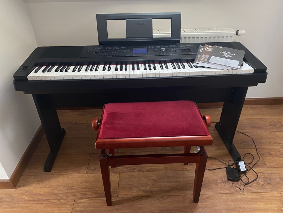Pianino YAMAHA DGX - 600