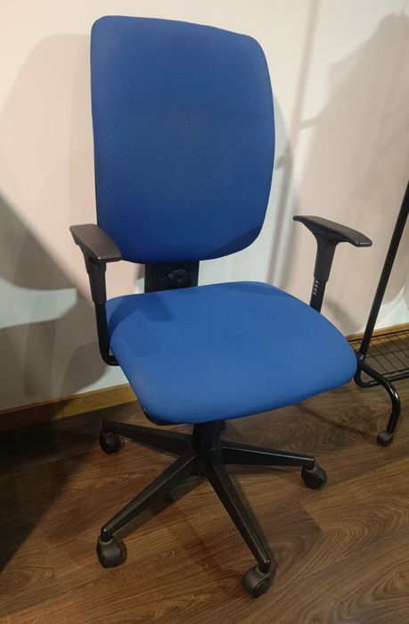 Cadeira de escritório azul
