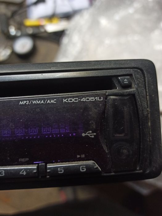 Магнитола KENWOOD kdc-4051u. USB. AUX