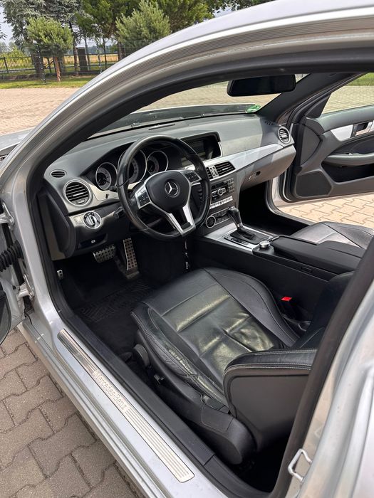 Mercedes benz w204 c180 coupe