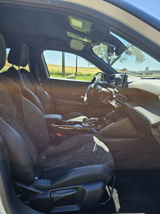 Peugeot 2008 1.2 155cv GT