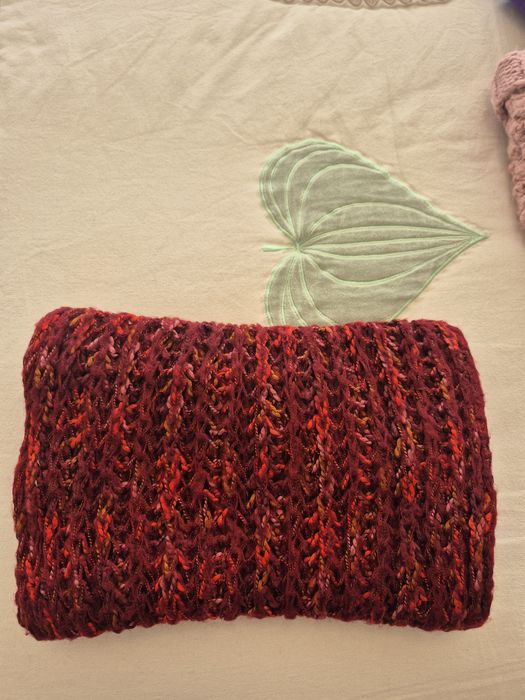 Gola  / cachecol em tons de bordeuax