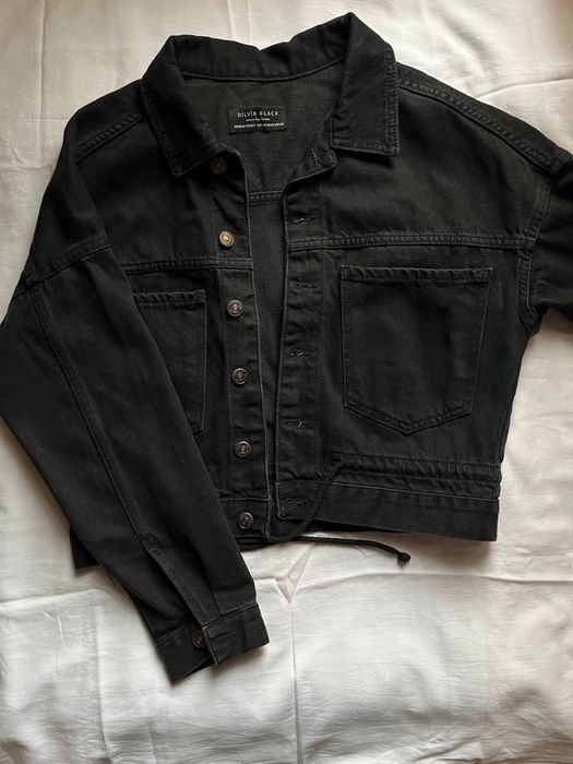 Джинсова куртка.