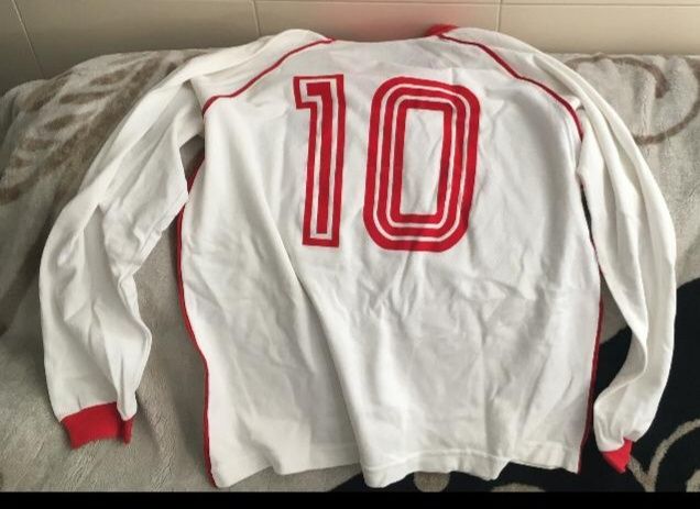 Unica camisola Benfica  Shell adidas ,assinada Eusebio,Figo,Rui Costa