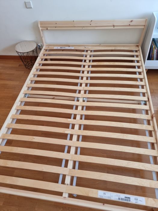 Estrutura de cama e estrado