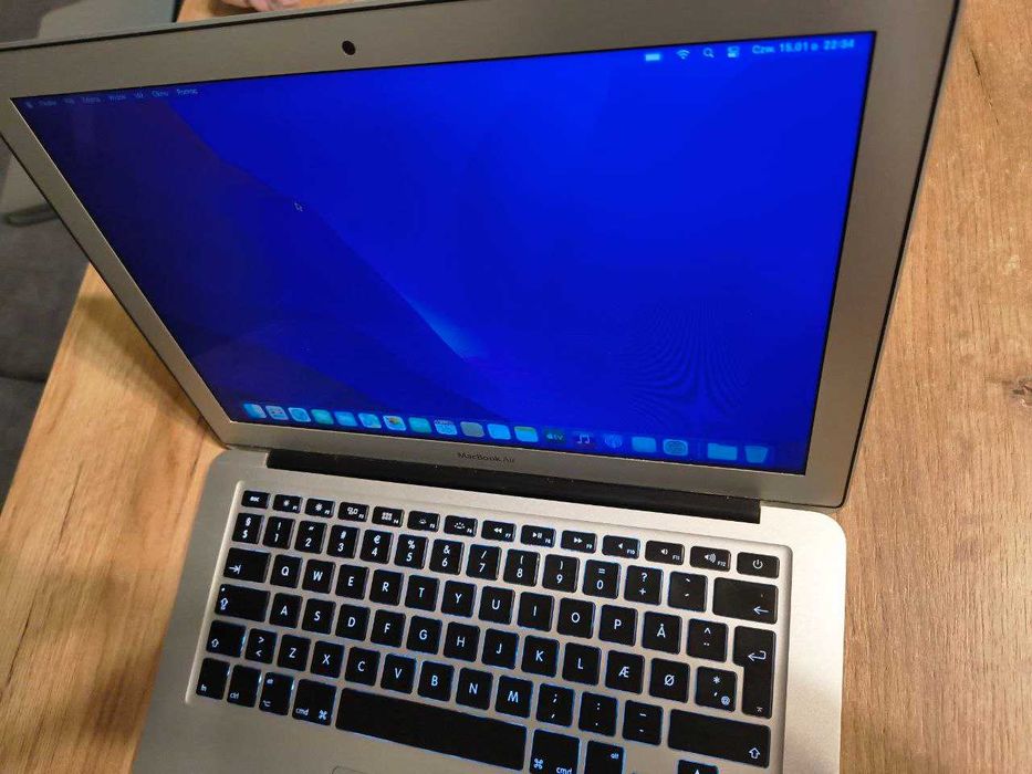 Macbook Air 2015 A1466, Core i5, 4GB DDR3, 128 GB HDD, Monterey