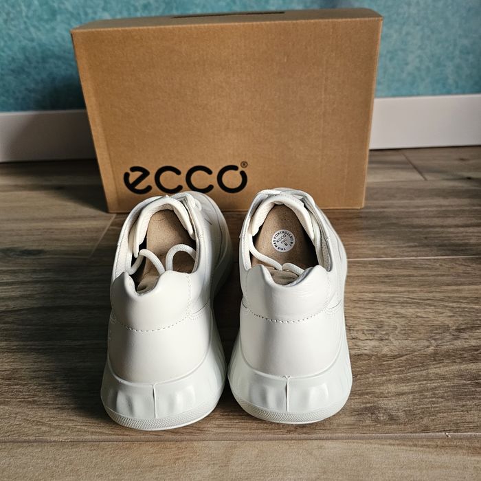 Ecco sneakersy damskie białe skórzane  39 25cm