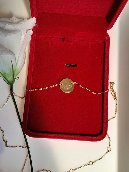 Pozłacany naszyjnik Lotus ze stali nierdzewnej.