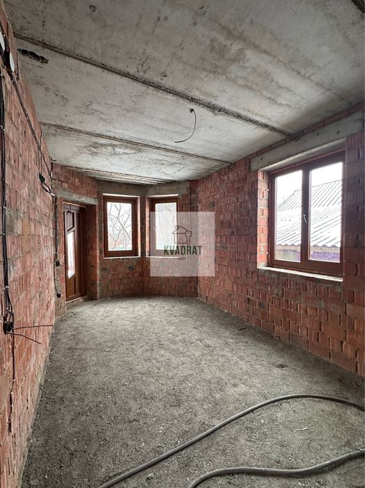 Продам добротний двоповерховий будинок у районі Смірнова