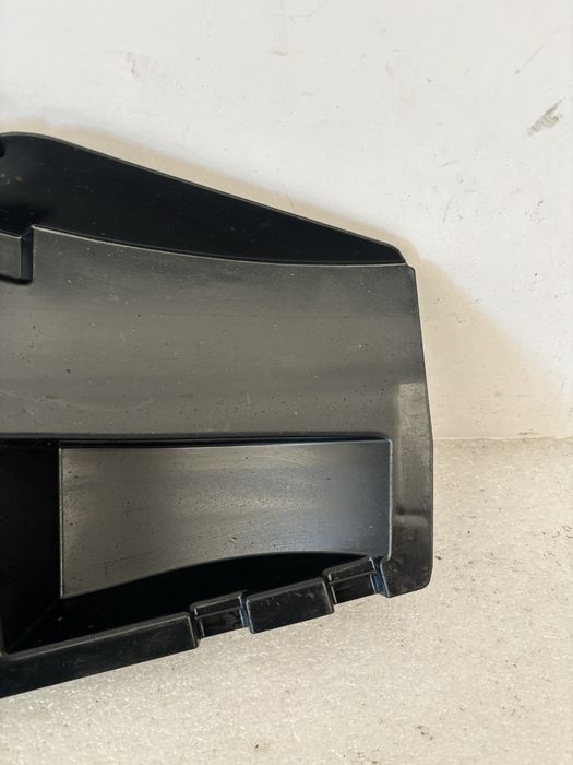 Toyota Corolla E16 E18 chlapacz nadkola prawy tył tylny nadkole prawe