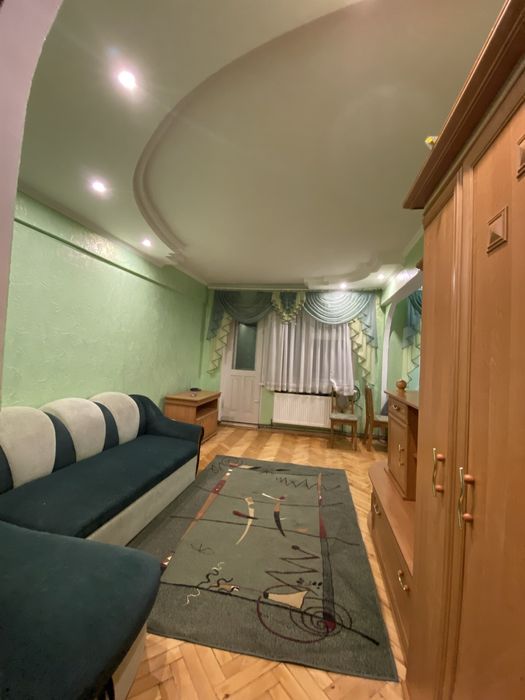 Трикімнатна квартира поблизу центру!!!Документи!