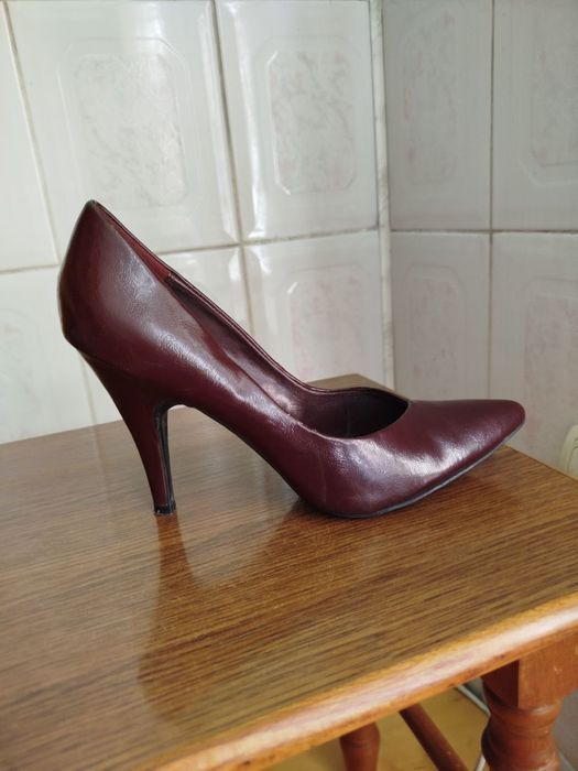 туфлі бардові шкіряні 40 розмір