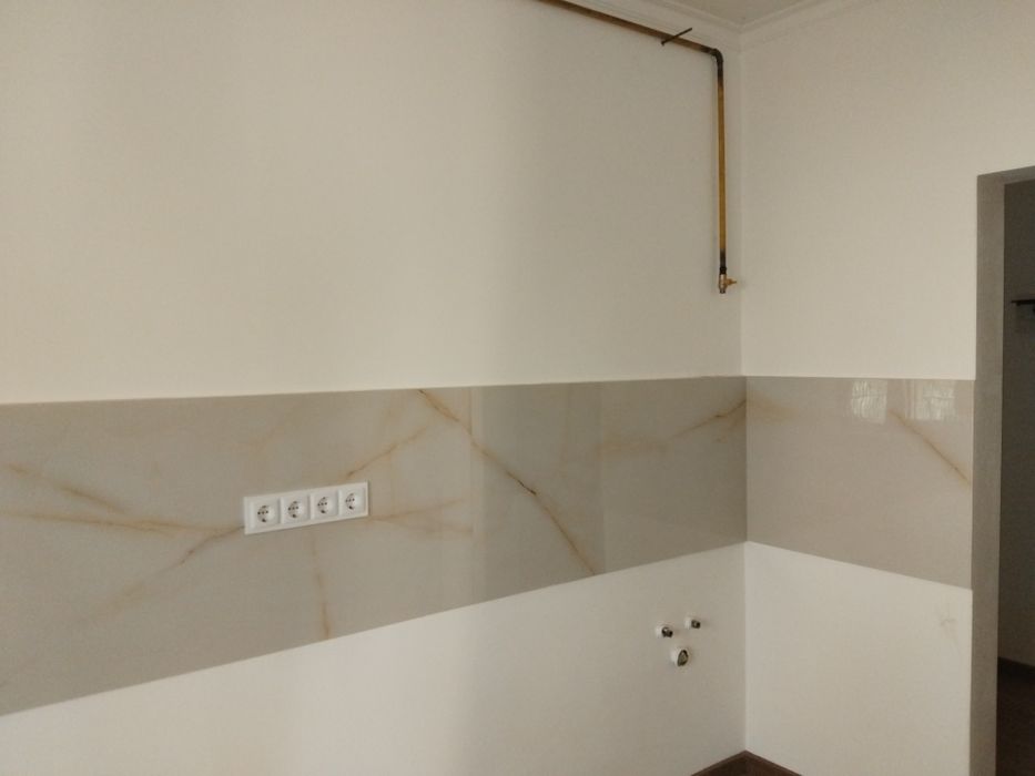 Продаємо 1 к квартиру з ділянкою у Сваляві  Закарпатської