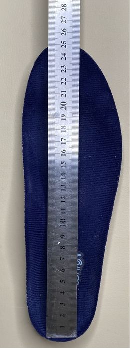 Кросівки BROOKS.