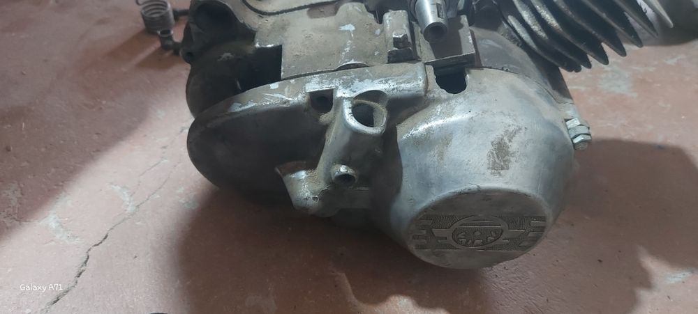 Двигатель мопед карпаты