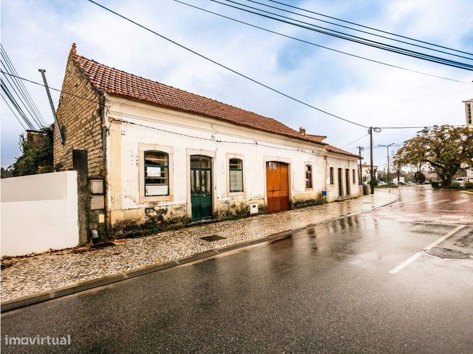 Moradia T2 por recuperar