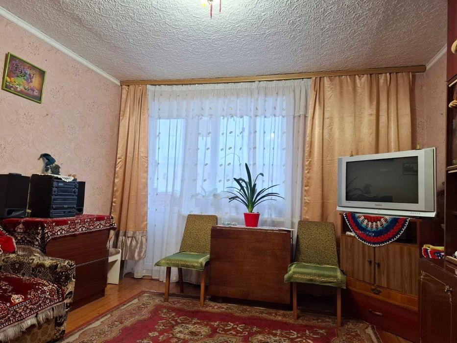 Продаж трикімнатної квартири на Ближньому Замості
