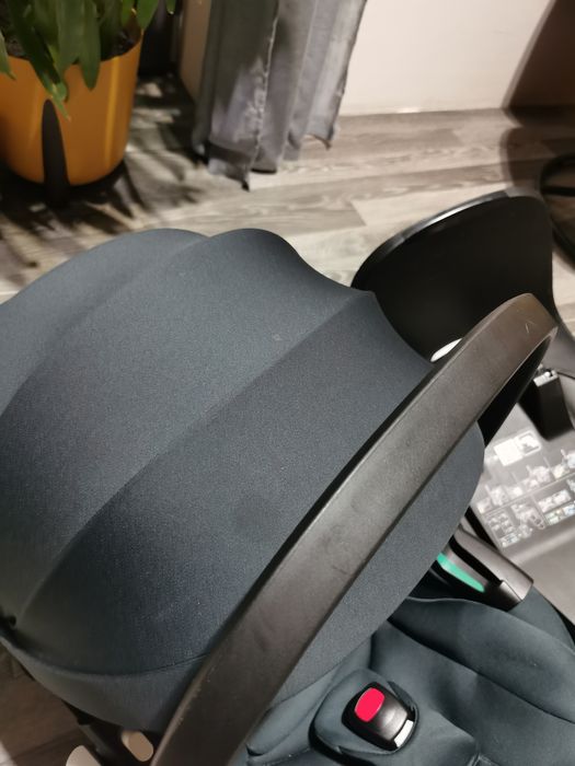 Fotelik z bazą  maxi cosi pebble 360 pro