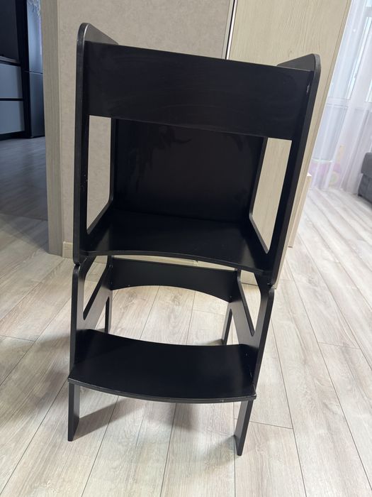 Вежа монтесорі, з дошкою для малювання крейдою та розкладається в стіл