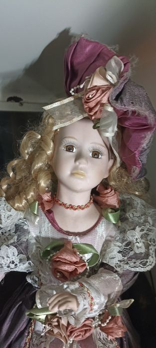 Stara lalka porcelanowa