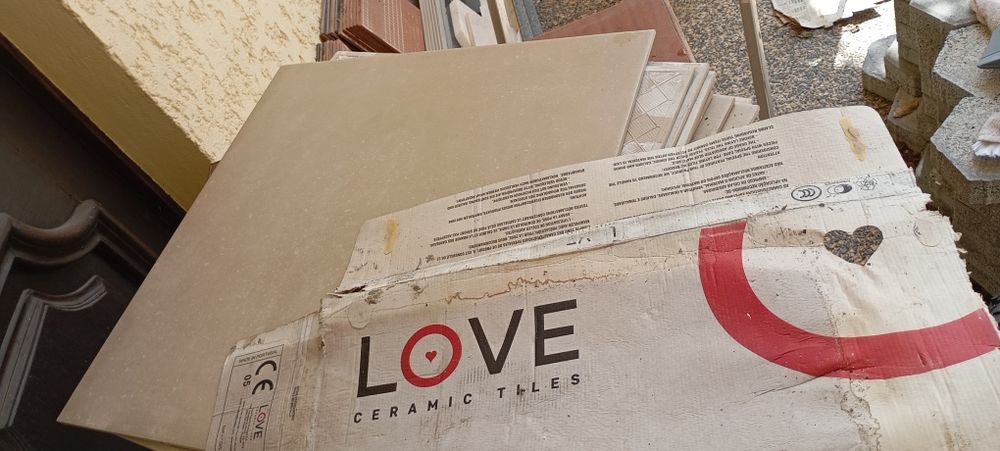 Love Tijoleira de 60,8 por 60,8