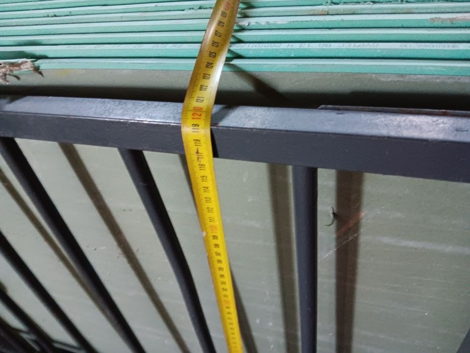 Dois portões em tubo quadrado zincados – 1190 x 960 mm