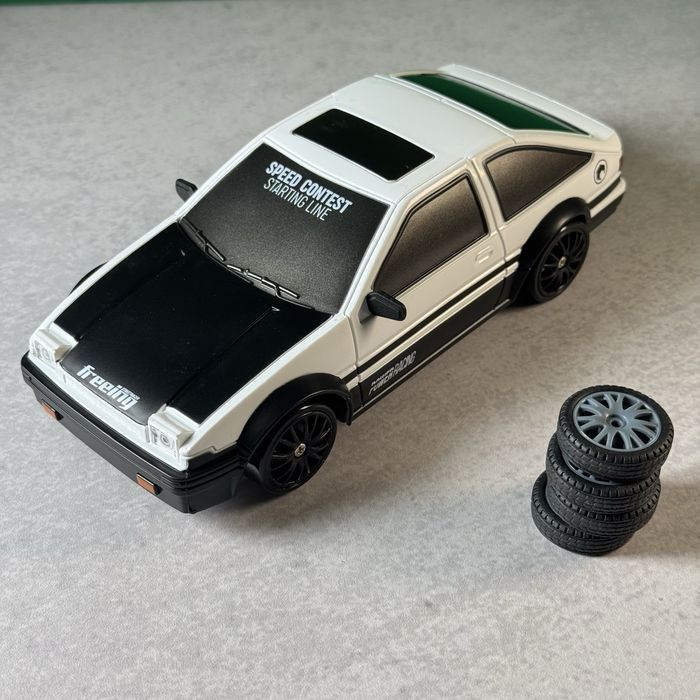 Дрифт машинка на радіоуправлінні Toyota AE86 Sprinter Trueno Біла