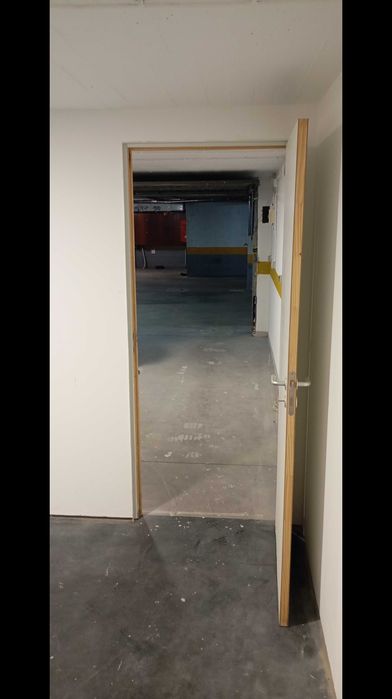 Vende se Garagem/Box